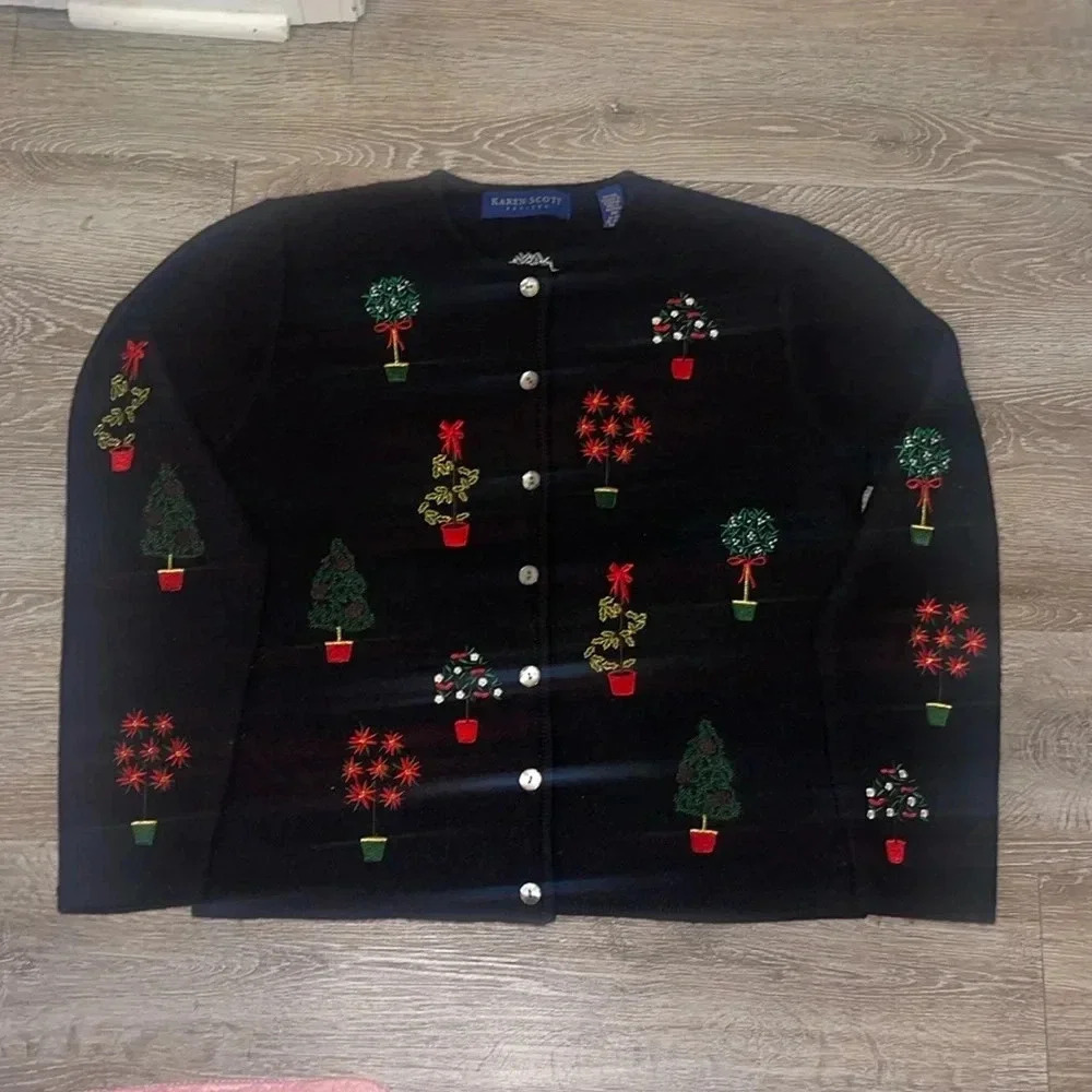Karen Scott petites wool cardigan size medium black Christmas holiday poinsettia